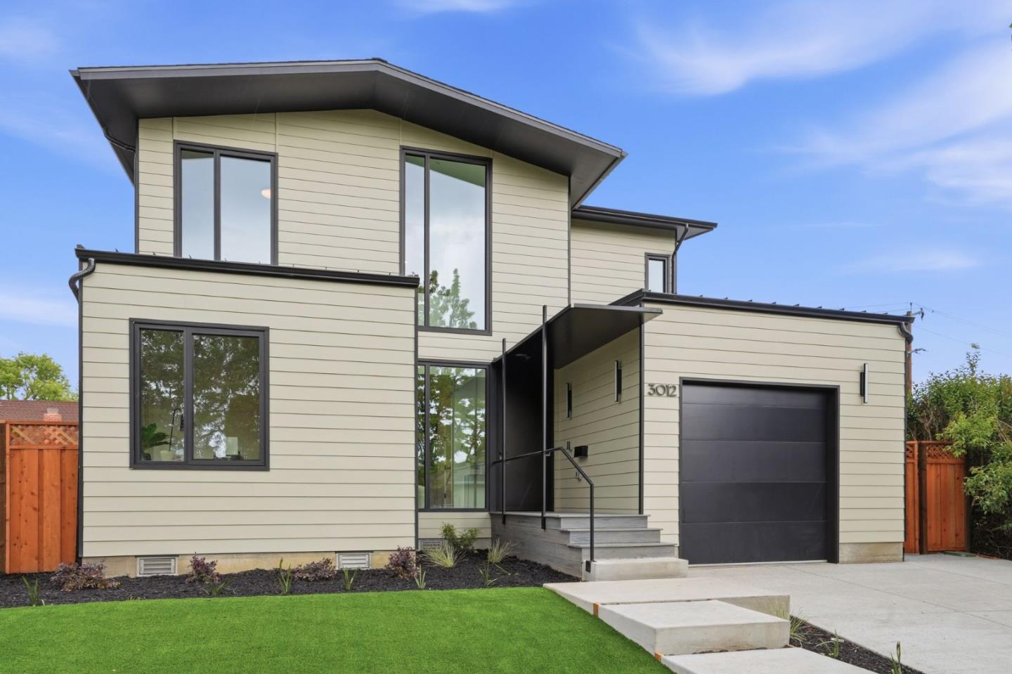 3012 Vistamont Drive