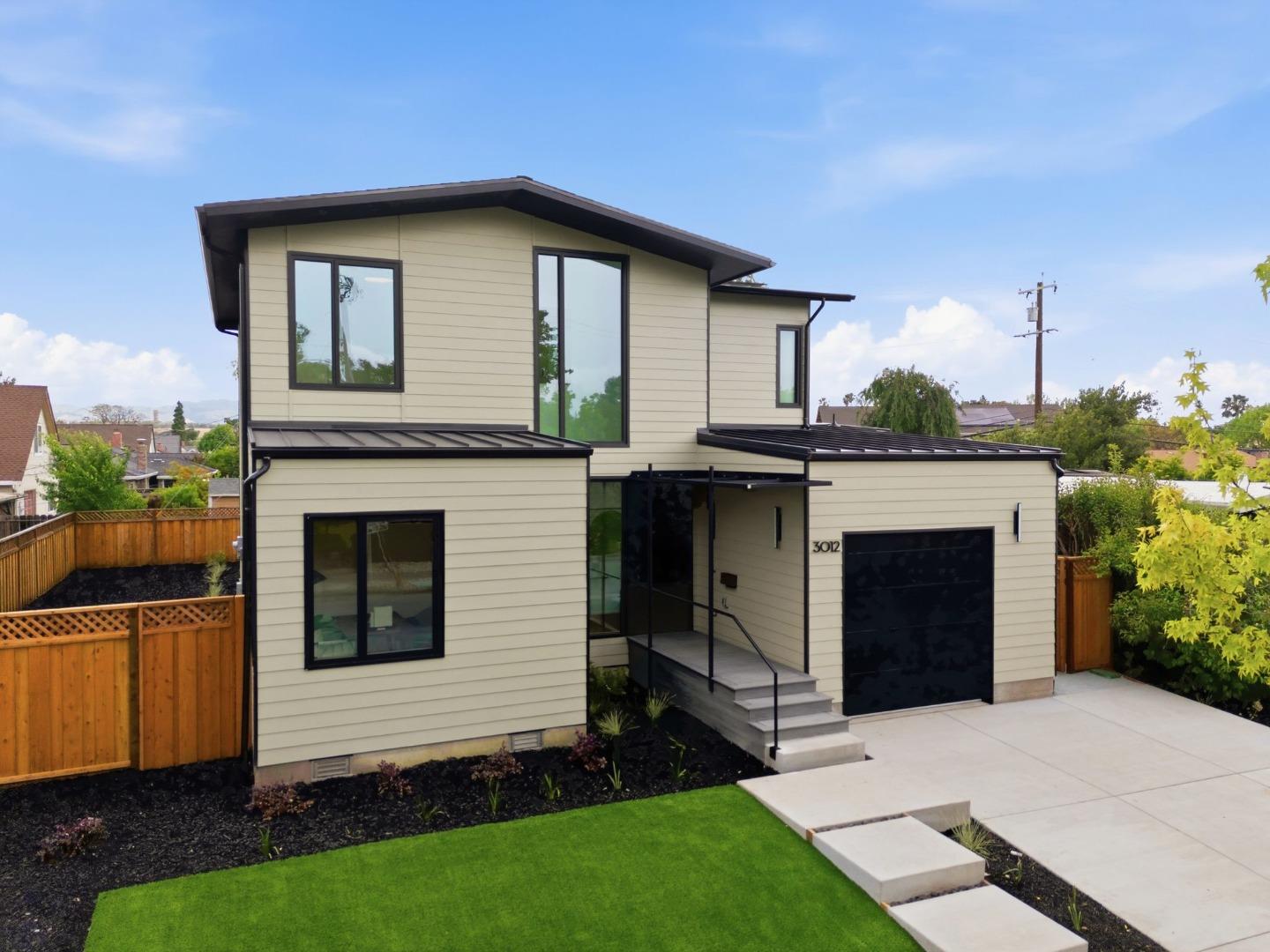 3012 Vistamont Drive