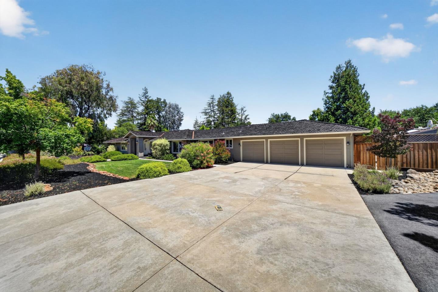 19348 Harleigh DR
