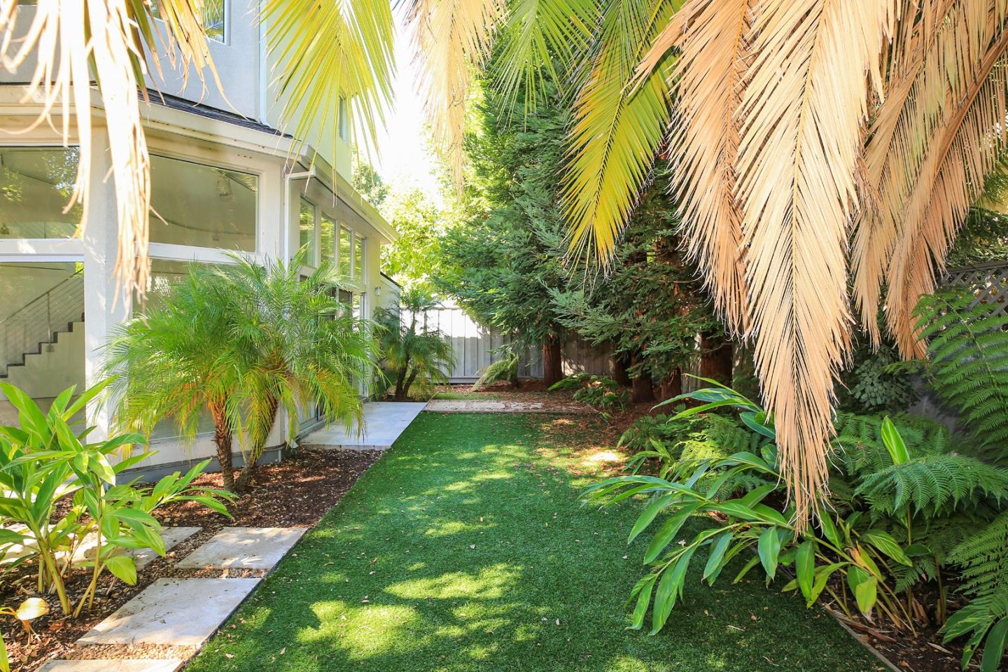 171 Cowper ST B