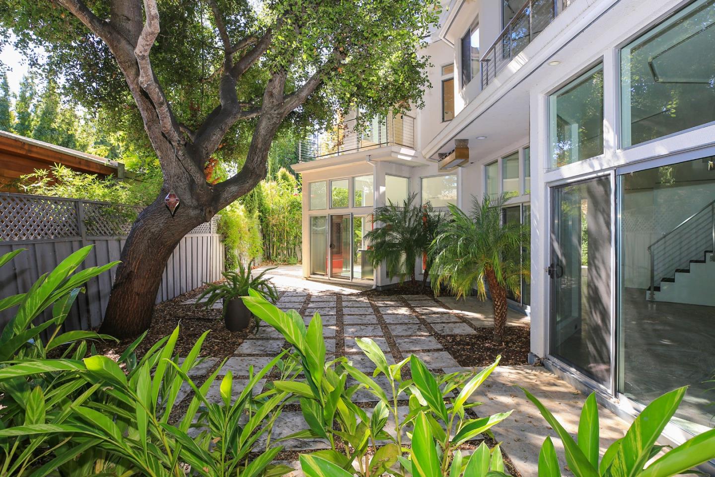 171 Cowper ST B