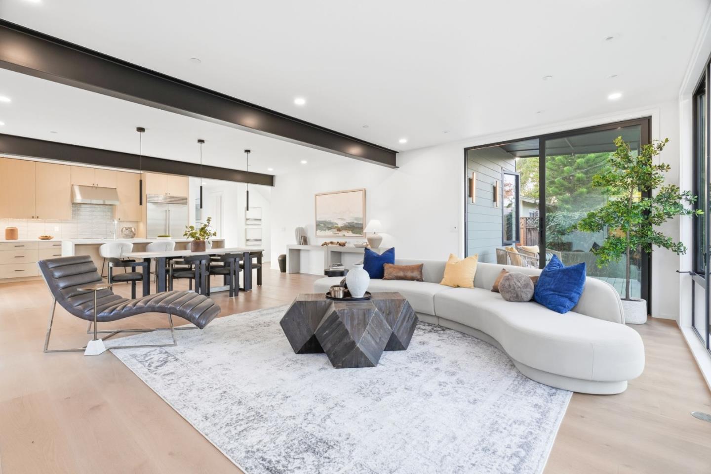 1311 Kipling CT