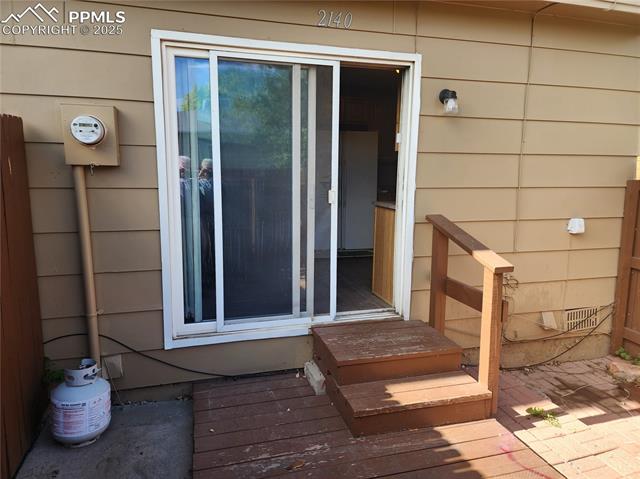 2140 Broadway Avenue