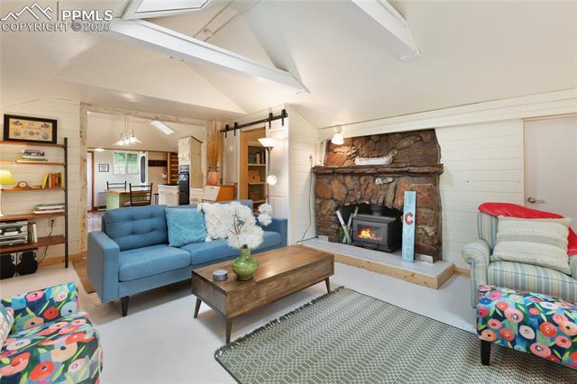 135 Daniwood Grove