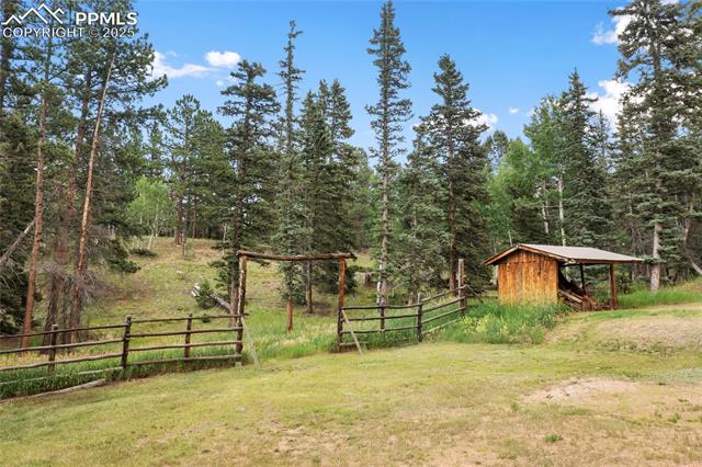 135 Daniwood Grove