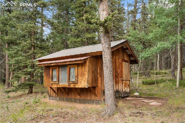 135 Daniwood Grove