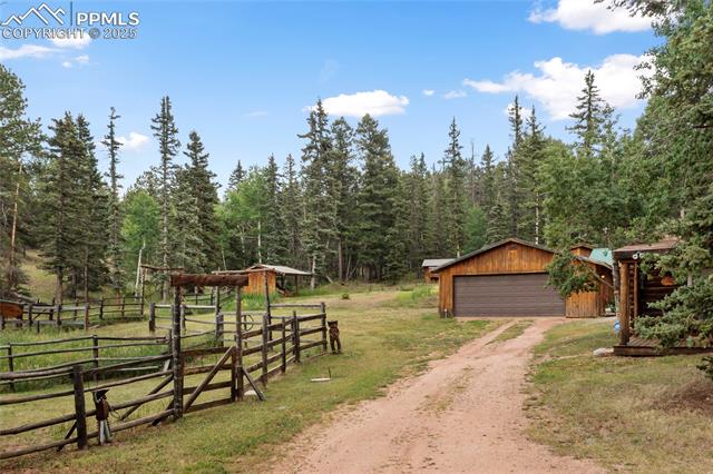 135 Daniwood Grove