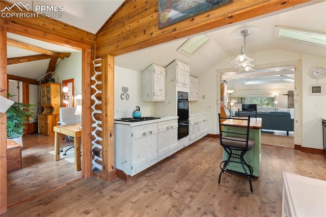 135 Daniwood Grove