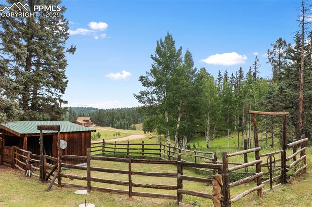 135 Daniwood Grove