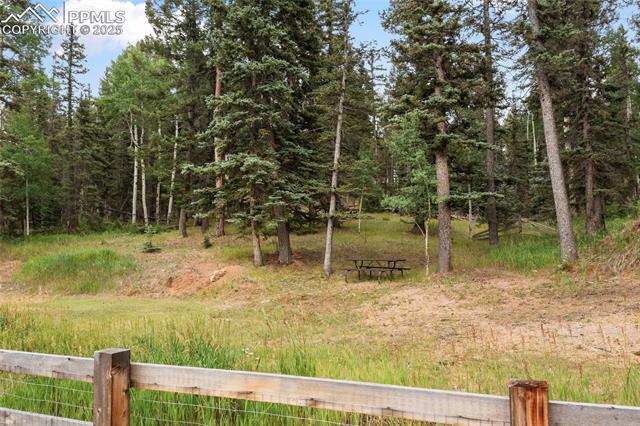 135 Daniwood Grove