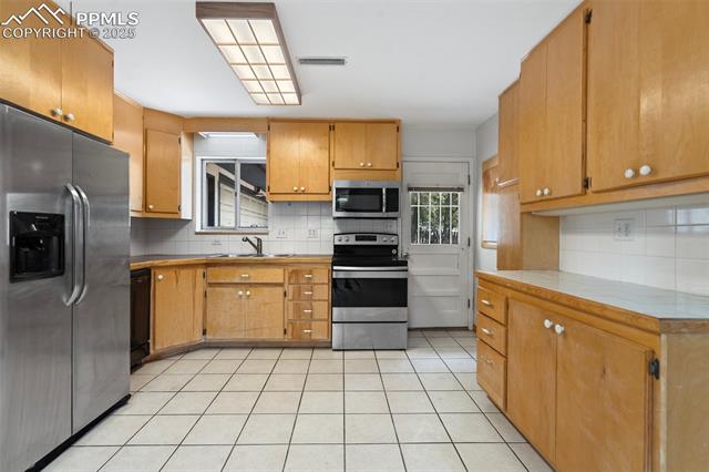 915 Skyway Boulevard