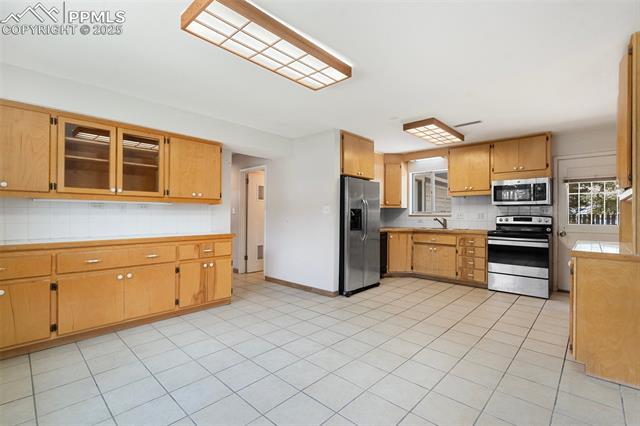 915 Skyway Boulevard