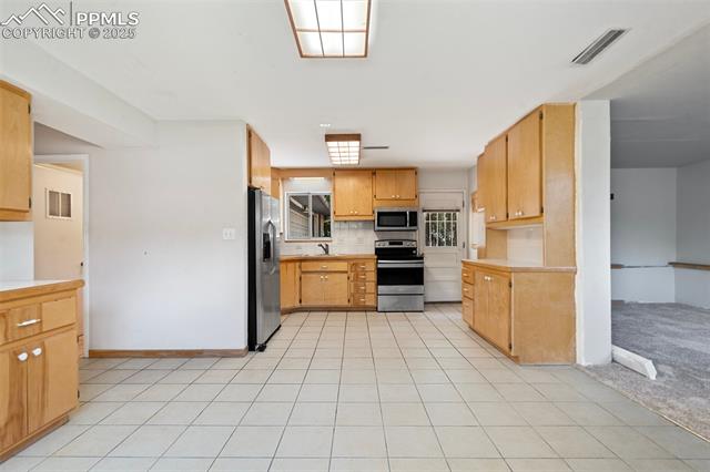 915 Skyway Boulevard