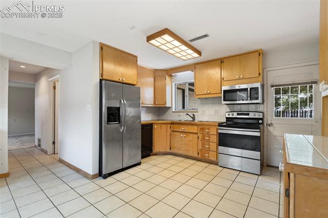 915 Skyway Boulevard