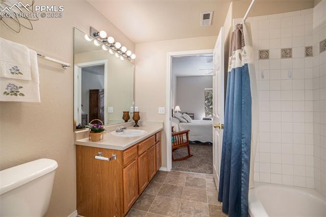 3020 Mandalay Grove Unit: 9