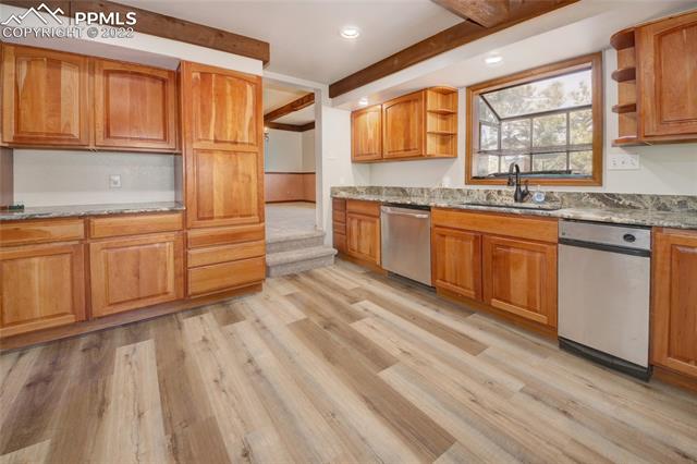 3512 W David Lane