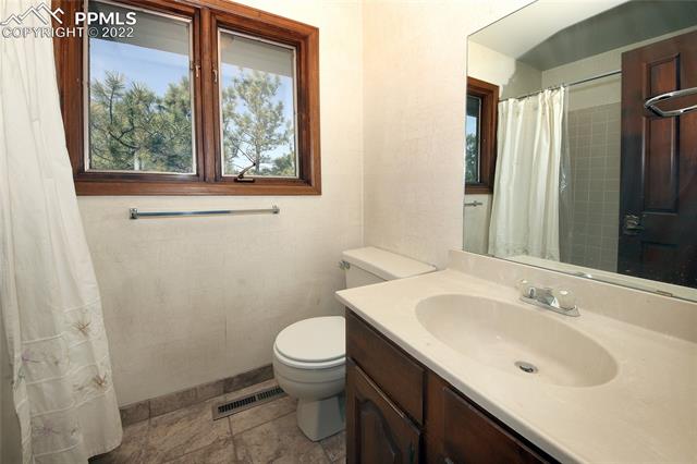 3512 W David Lane
