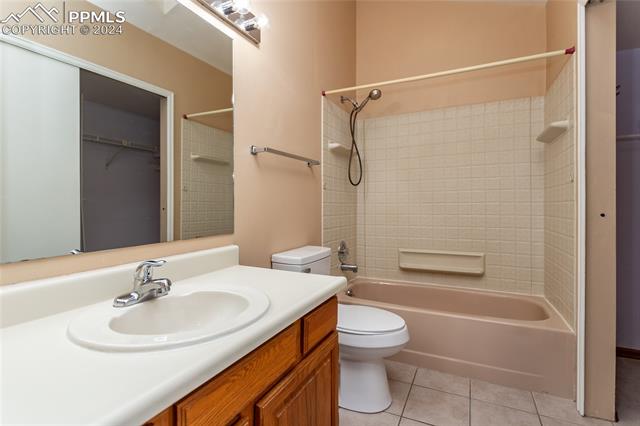 3840 Thundercloud Drive