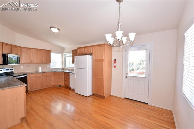 4570 Windmill Creek Way