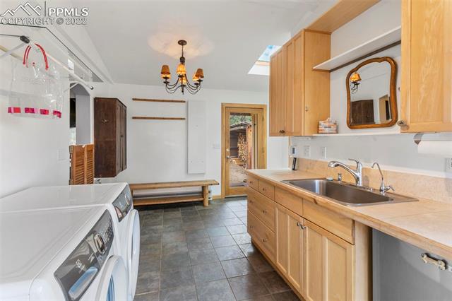 6235 Derby Rock Loop