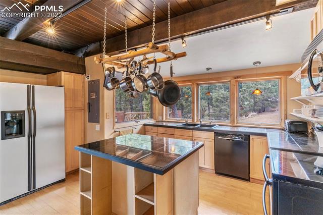 6235 Derby Rock Loop