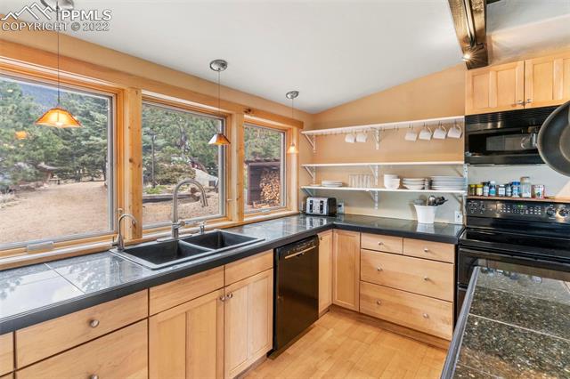 6235 Derby Rock Loop