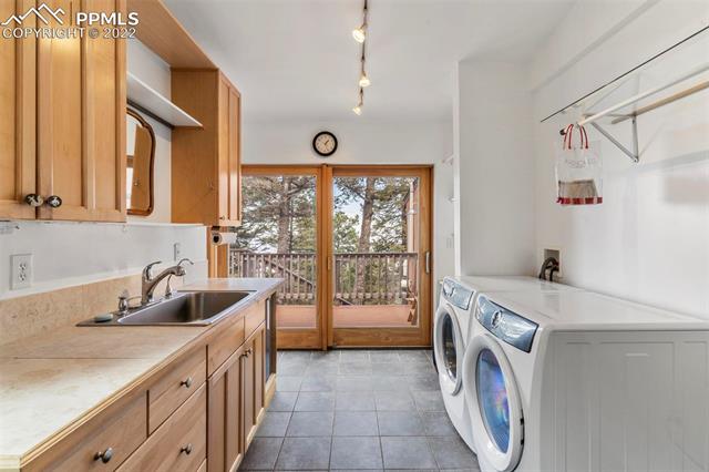 6235 Derby Rock Loop