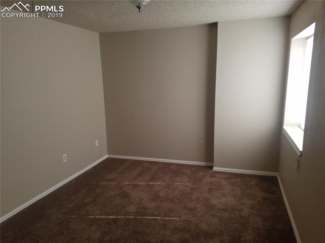 4527 Lamplighter Circle