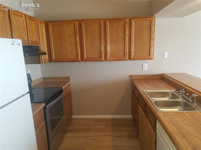 4527 Lamplighter Circle