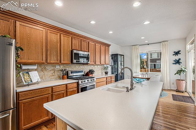 6077 Cumbre Vista Way