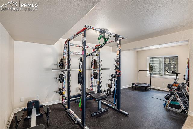 6077 Cumbre Vista Way