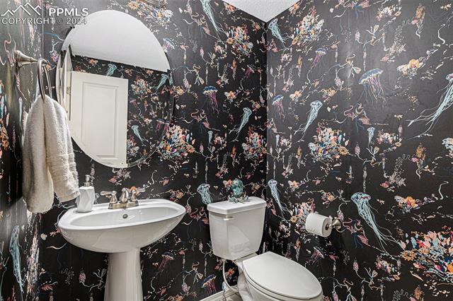 6077 Cumbre Vista Way