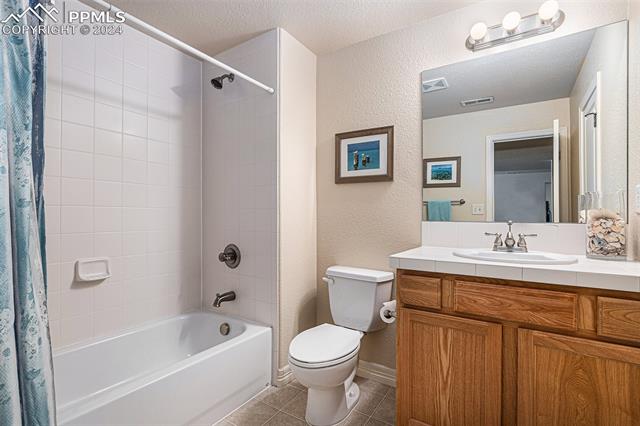 6077 Cumbre Vista Way