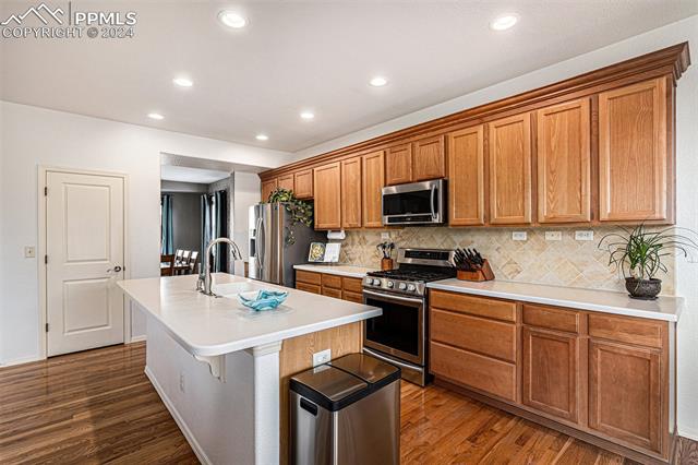 6077 Cumbre Vista Way