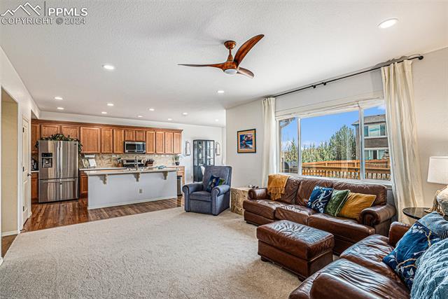 6077 Cumbre Vista Way