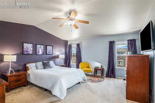 6077 Cumbre Vista Way