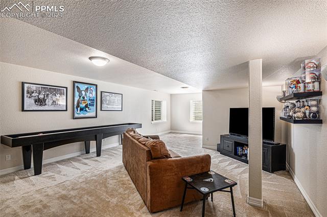 6077 Cumbre Vista Way