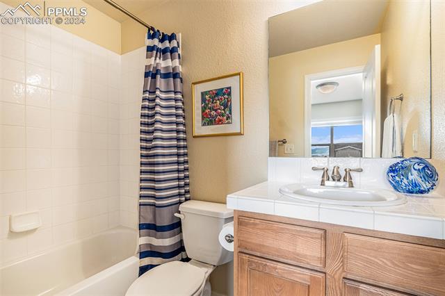 6077 Cumbre Vista Way