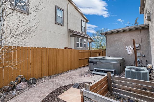 6077 Cumbre Vista Way