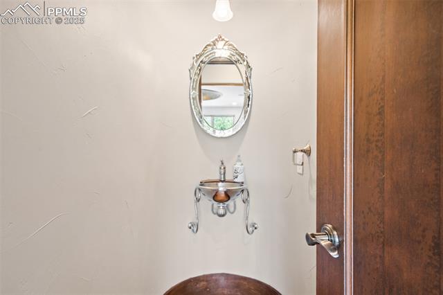 2295 Orchard Valley Road