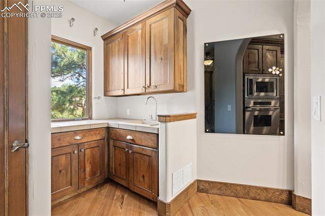 2295 Orchard Valley Road