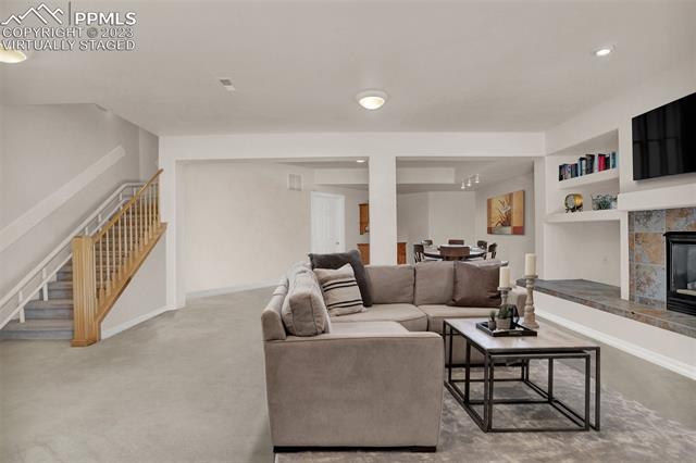 2617 Twin Harbor Heights
