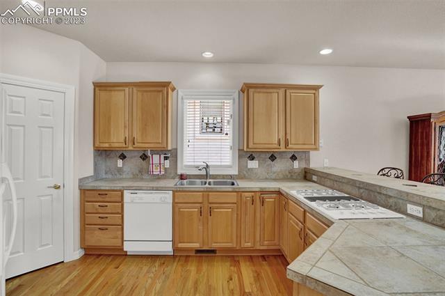 2617 Twin Harbor Heights