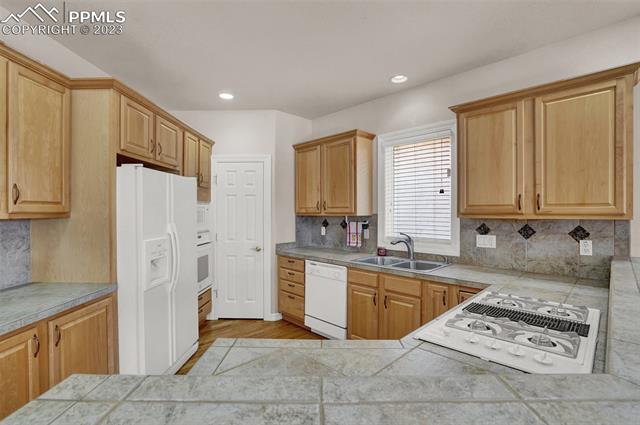 2617 Twin Harbor Heights