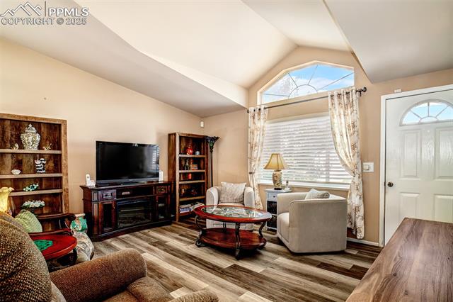 4661 Gray Fox Heights