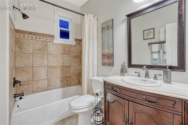 2116 W Cucharras Street