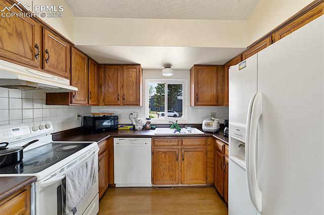 1054 Hans Brinker Street