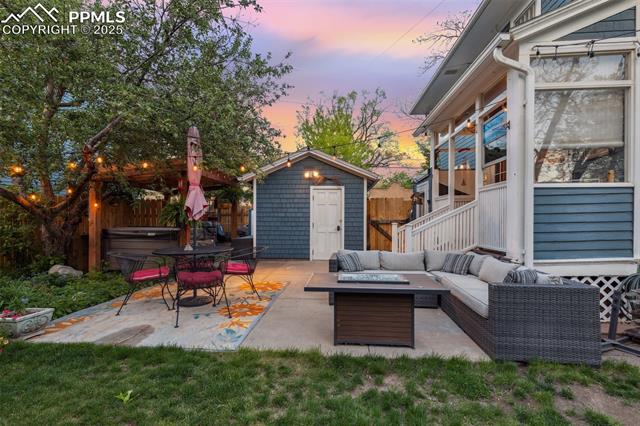 20 W Caramillo Street