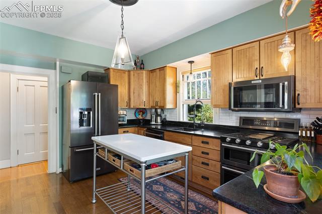 20 W Caramillo Street