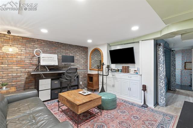 20 W Caramillo Street